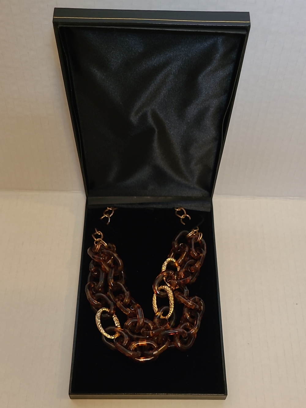 Vintage Brown Tortoiseshell and Gold Link Necklace - Women Jewelry